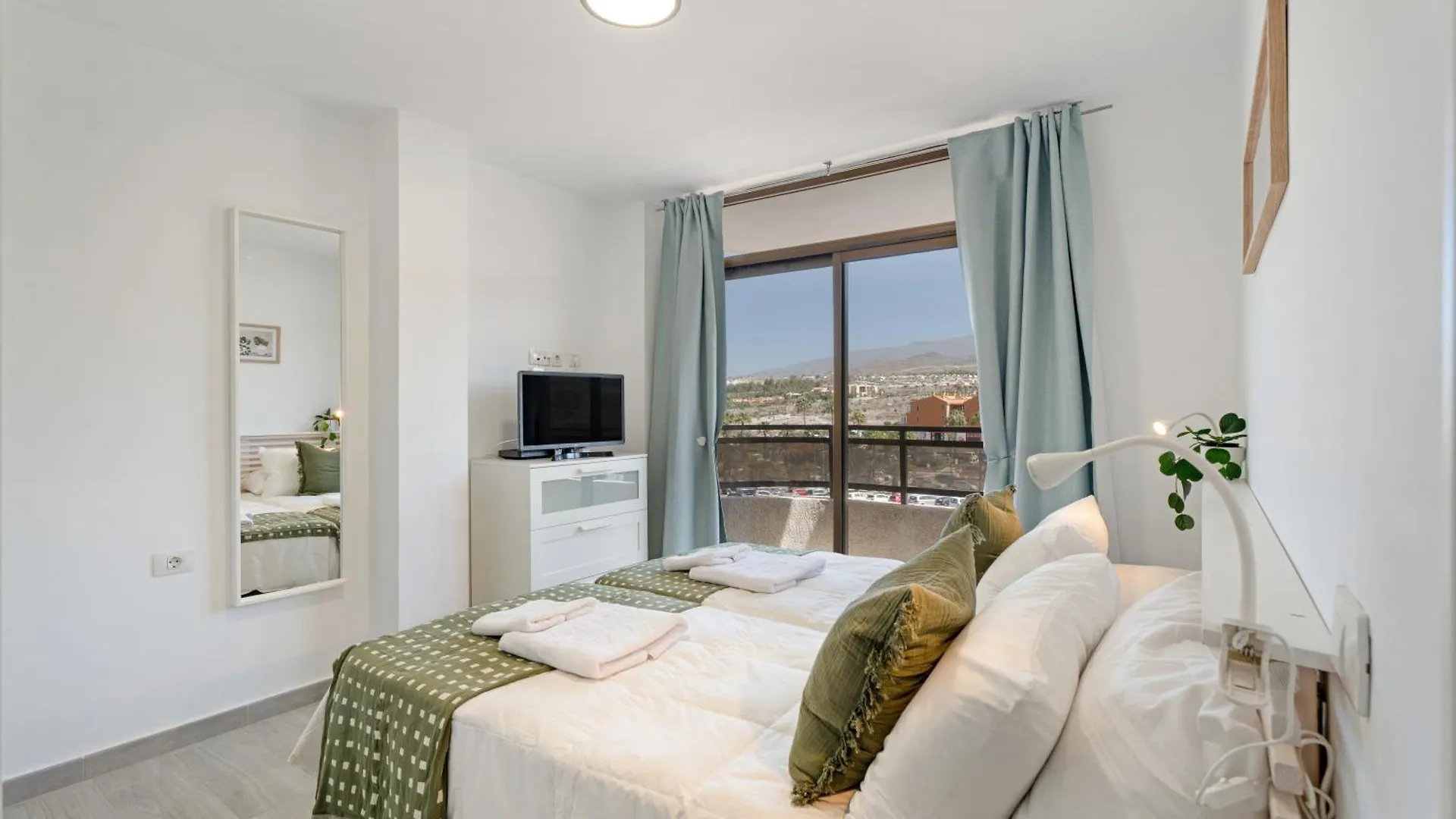 Apto Shasha Los Cristianos By Paramount Holidays Arona  Apartmán